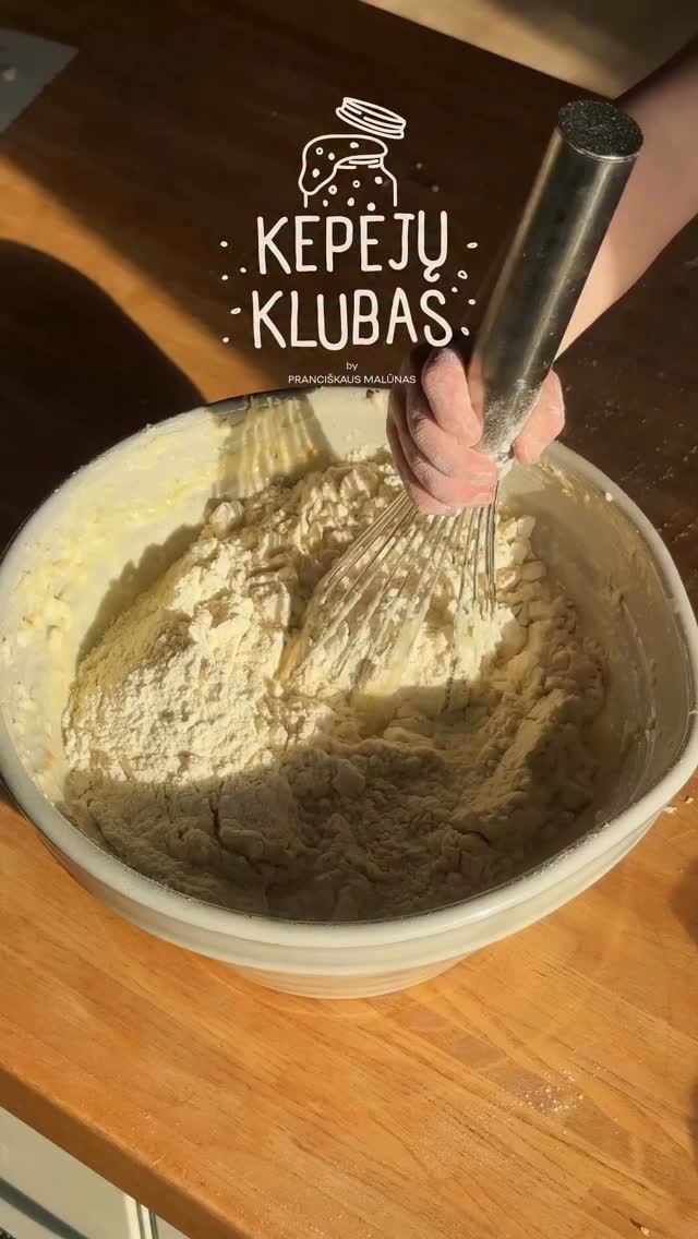 Kepėjų klubas gimė iš noro dalintis tuo, ką patys išmokome kepykloje.

Čia kepame, eksperimentuojame, dalinamės rezultatais bei kartą per mėnesį susitinkame gyvai.

Jei kepimas jums daugiau nei tiesiog receptas – kviečiame prisijungti.

www.kepejuklubas.lt