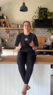 Tik dabar supratome, kad daug pasakojame apie tai, kas vyksta mūsų veikloje šiandien, bet mažai kas žino, nuo ko iš tikrųjų prasidėjo mūsų kepykla.Nors namų kepykla skamba labai idiliškai, realybėje buvo daug darbo ir nežinomybės. Bet buvo tikrai verta – šiandien galime džiaugtis ne tik kepykla, bet ir nuostabia komanda, kuri kuria viską kartu su mumis 🤎