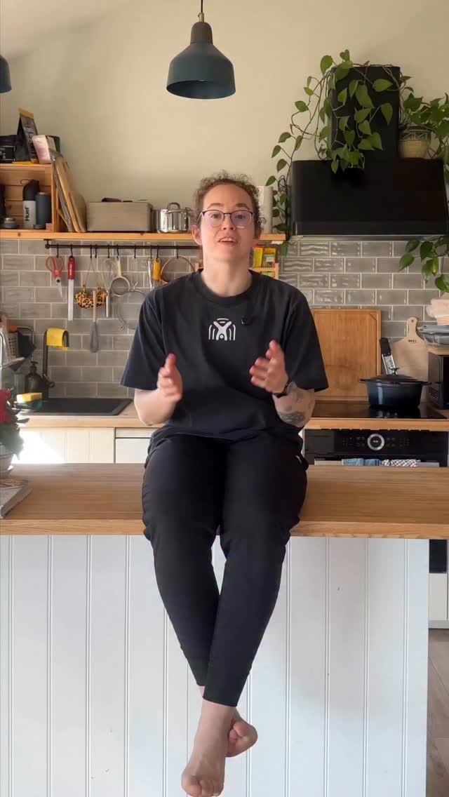 Tik dabar supratome, kad daug pasakojame apie tai, kas vyksta mūsų veikloje šiandien, bet mažai kas žino, nuo ko iš tikrųjų prasidėjo mūsų kepykla.Nors namų kepykla skamba labai idiliškai, realybėje buvo daug darbo ir nežinomybės. Bet buvo tikrai verta – šiandien galime džiaugtis ne tik kepykla, bet ir nuostabia komanda, kuri kuria viską kartu su mumis 🤎